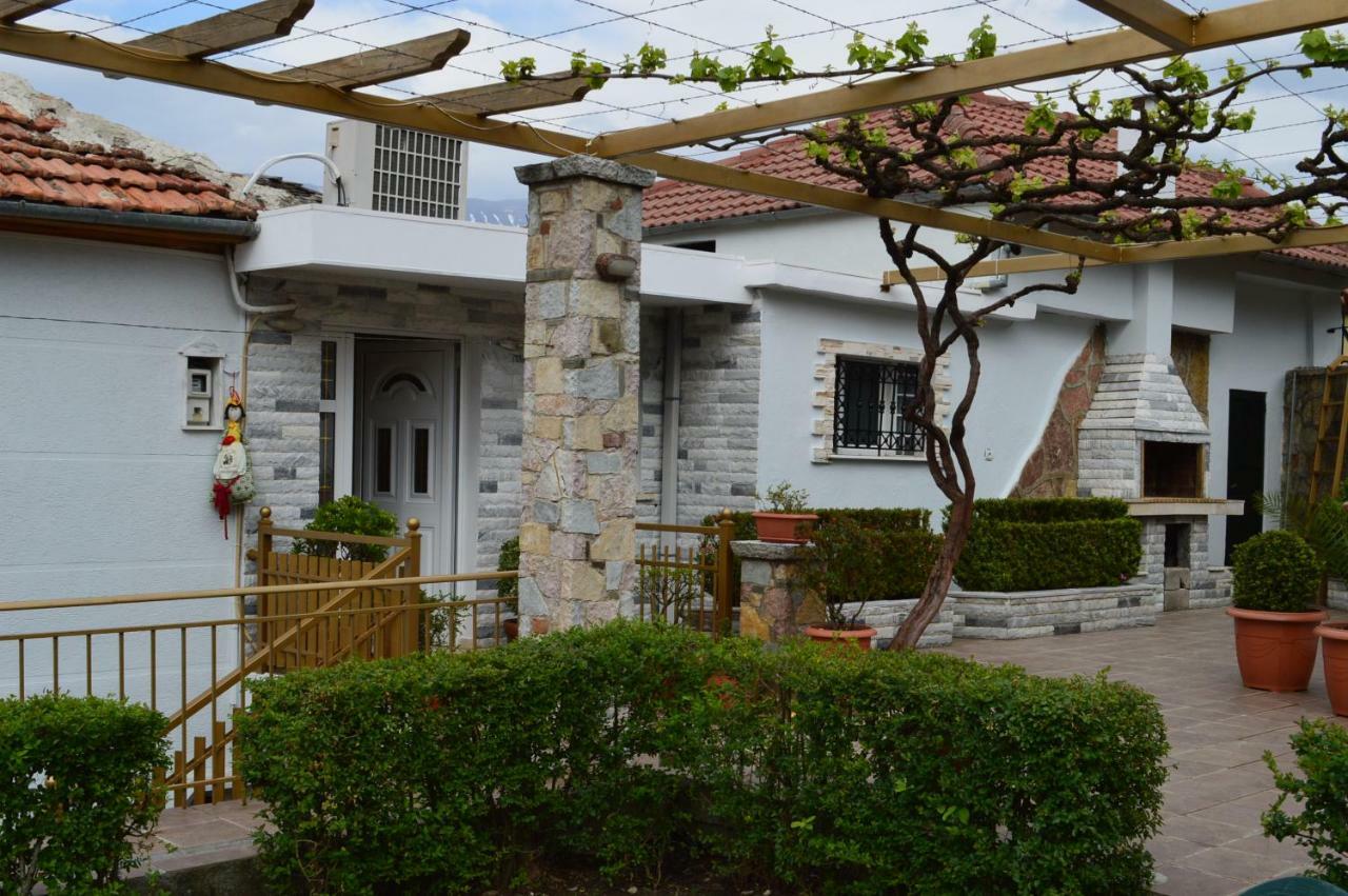 Vila Ss Kekezi Villa Gjirokastër Buitenkant foto