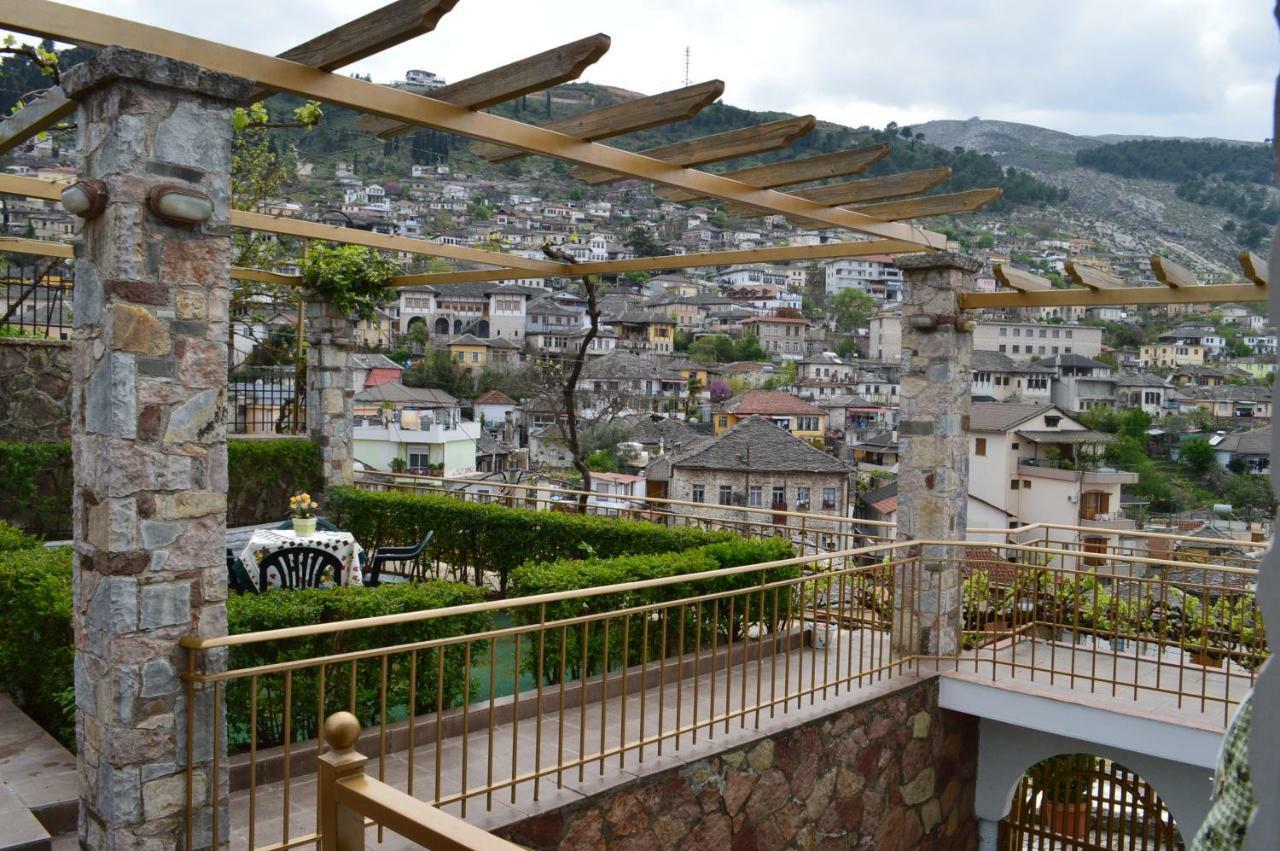 Vila Ss Kekezi Villa Gjirokastër Buitenkant foto