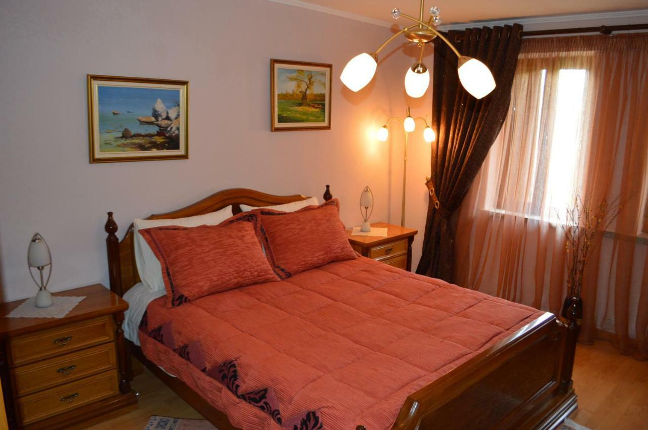 Vila Ss Kekezi Villa Gjirokastër Buitenkant foto
