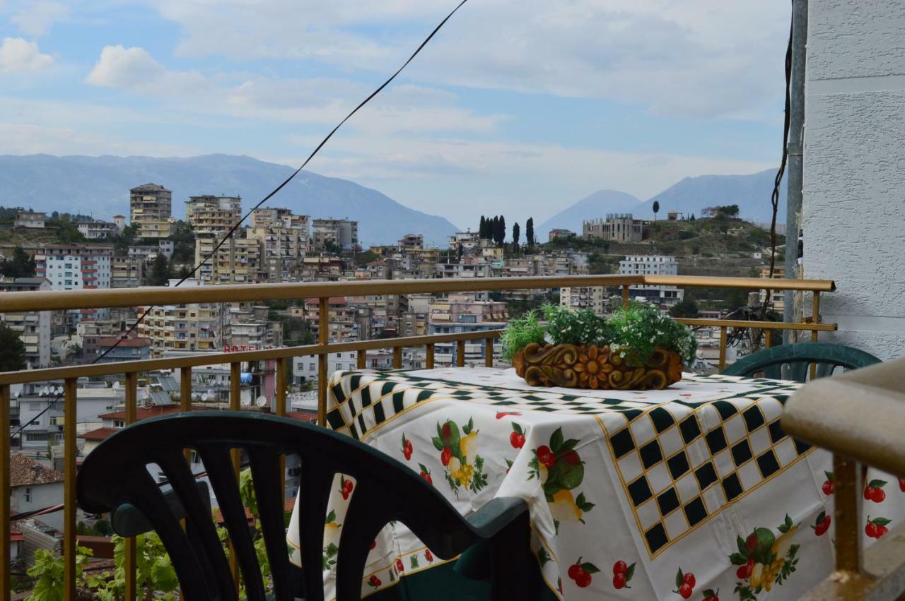 Vila Ss Kekezi Villa Gjirokastër Buitenkant foto
