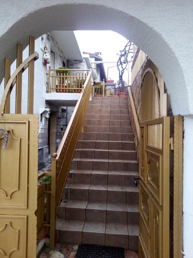 Vila Ss Kekezi Villa Gjirokastër Buitenkant foto